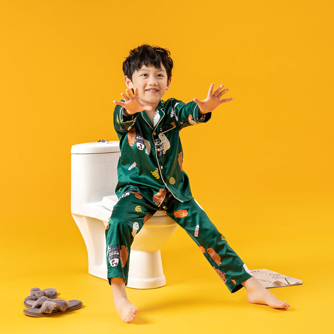 Get Yellow Messy Toilet Photos at Amazing Baby and Newborn Photo Studio Malaysia