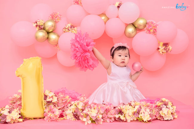 Get Floral Arch Ballon Photos at Amazing Baby and Newborn Photo Studio Malaysia