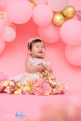 Get Floral Arch Ballon Photos at Amazing Baby and Newborn Photo Studio Malaysia