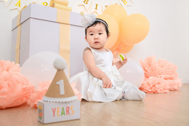 Get Big Boxes Surprise Photos at Amazing Baby and Newborn Photo Studio Malaysia