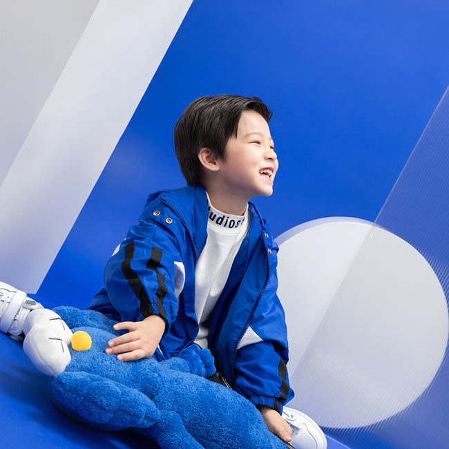 Get Quality Blue X Kaws Photos at Amazing Baby and Newborn Photo Studio Malaysia