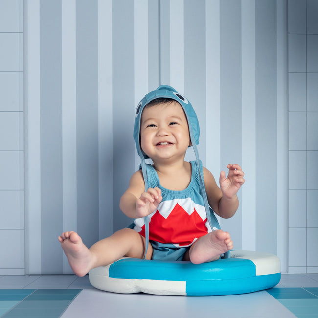 Get Summer Swimming Pool Photos at Amazing Baby and Newborn Photo Studio Malaysia