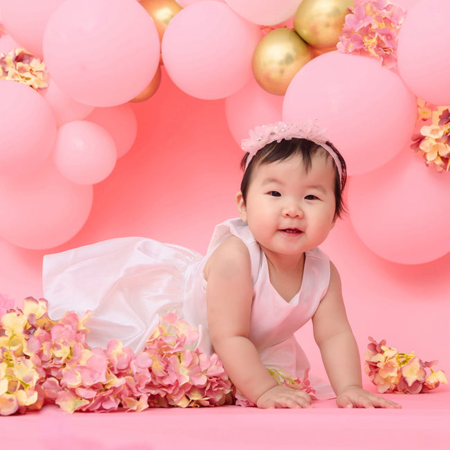 Get Floral Arch Ballon Photos at Amazing Baby and Newborn Photo Studio Malaysia